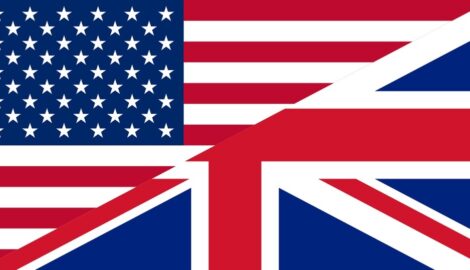 Grafika przedstawia flagi USA i Wielkiej Brytanii