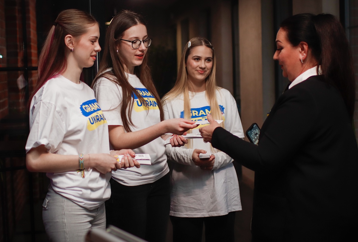 Uczniowie LO charytatywnie